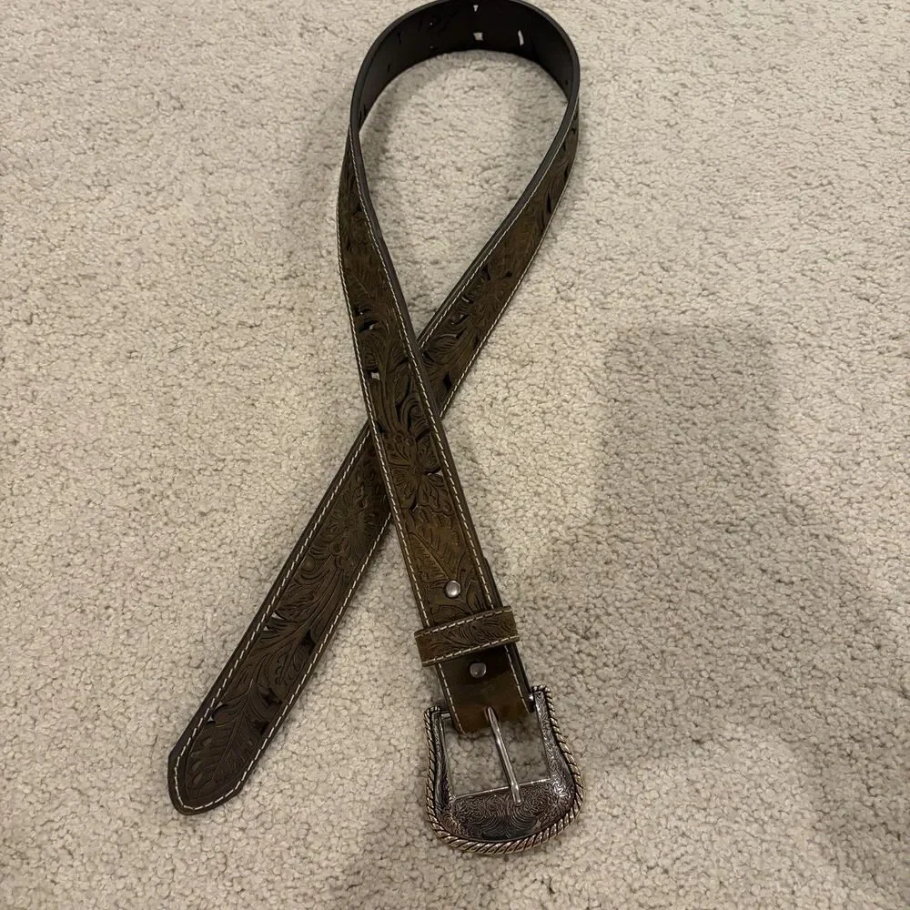NWOT Shyanne Women Tool Cut Out Western Belt Brown Leather Gold Silver Buckle M